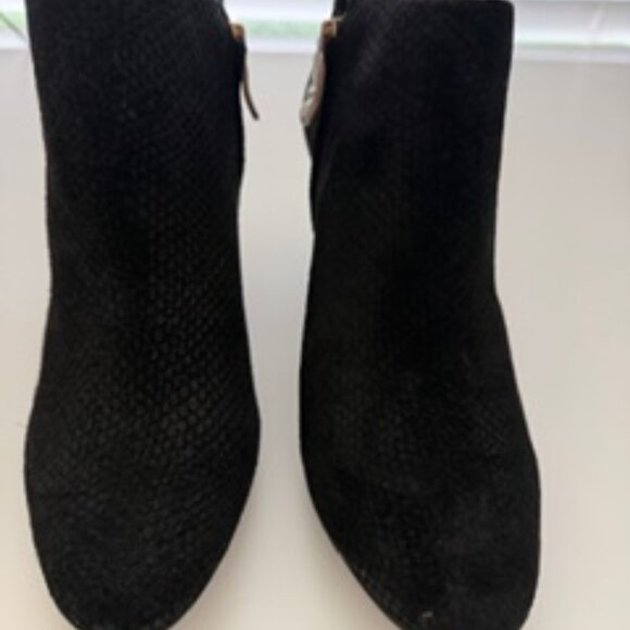 BCBG booties - Picture 1 of 3